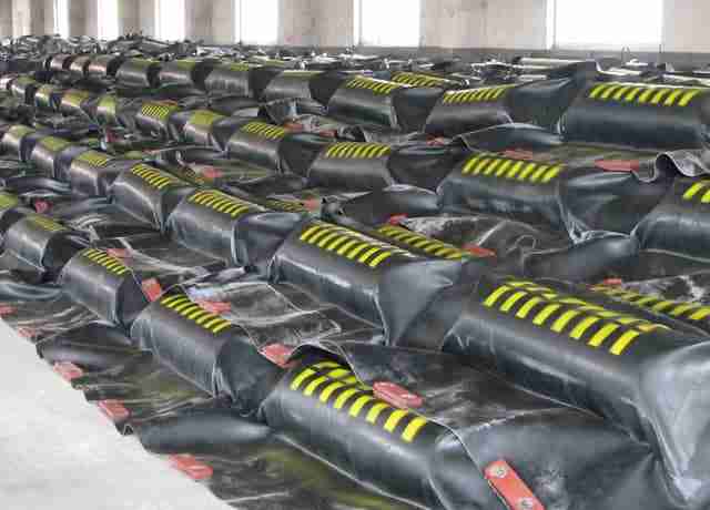 float containment boom